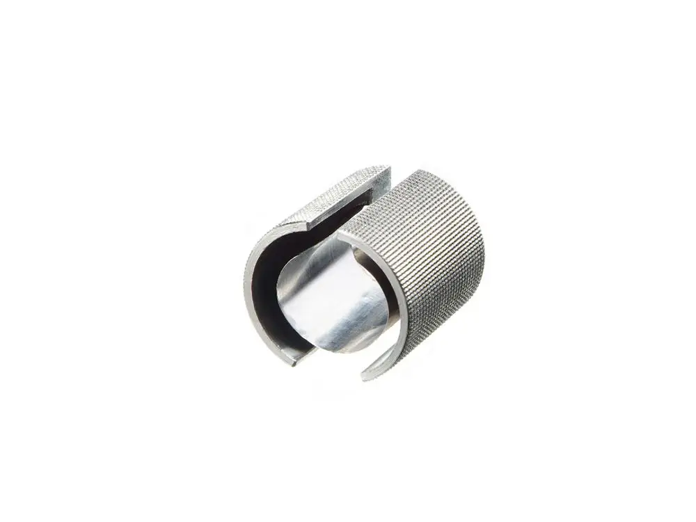 Werkzeug aus Metall mit einer geriffelten Oberfläche und einer halbkreisförmigen Aussparung, hergestellt von Fränkische, geeignet zur Anwendung im Sanitärbereich.